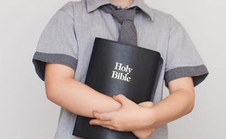 A Bíblia é o livro mais vendido nos EUA, com mais de 5,7 milhões de cópias em 2018. (Foto: Reprodução/CBN News)