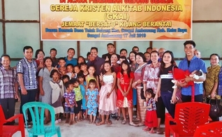 Crentes reunidos em sua congregação, na Indonésia. (Foto: Reprodução/MNN)