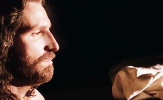 Cena final de A Paixão de Cristo remete à ressurreição. (Foto: Reprodução/Youtube)