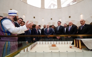 Jair Bolsonaro durante visita ao Templo de Salomão. (Foto: Alan Santos/PR)