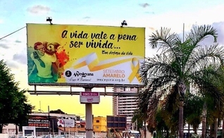 Totem com mensagem do “Setembro Amarelo” na campanha criada pela Igreja Wesleyana de Vila Velha (ES). (Foto: Reprodução/Facebook)