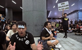 Cristãos entoam 'cantem aleluia ao Senhor' e participam de protestos em Hong Kong. (Foto: Reprodução/Church Liders)