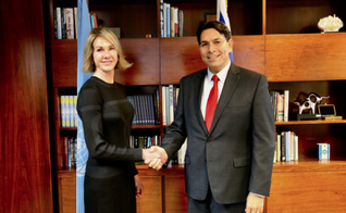 A embaixadora dos EUA na ONU, Kelly Craft, e o embaixador de Israel na ONU, Danny Danon. (Foto: Reprodução/Twitter)