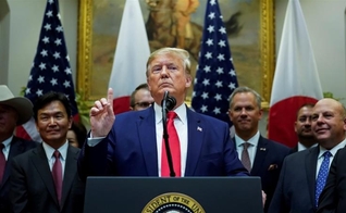 Presidente dos EUA, Donald Trump, fala sobre a Turquia e a Síria na Casa Branca. (Foto: Kevin Lamarque/Reuters)