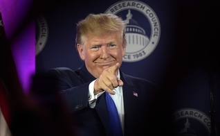 O presidente dos EUA, Donald Trump durante participação da Values ​​Voter Summit. (Foto: Eric Baradat / AFP / Getty Images)
