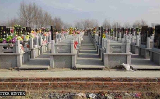 Locais como cemitérios são utilizados para cultos a Deus por cristãos chineses. (Foto: Reprodução/Bitter Winter)