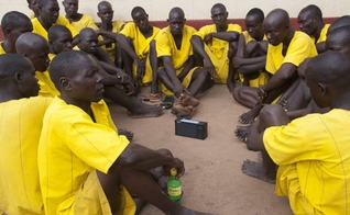 A Sociedade Bíblica de Uganda (BSU) está envolvida no projeto de Bíblias em áudio para prisioneiros no país. (Foto: Reprodução/BSU).