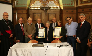 A homenagem póstuma foi entregue aos membros da família do rabino Nathan Cassuto e Matilda Cassin. (Foto: Moshe Mizrahi)