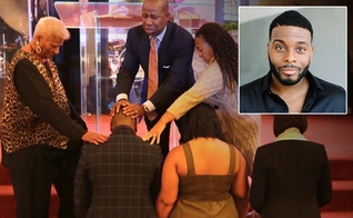 Kel Mitchell durante consagração pastoral no Spirit Food Christian Center. (Foto: Reprodução/Instagram)
