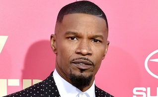 Jamie Foxx, em evento de premiação do cinema. (Foto: Reprodução/AOL)