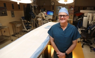 Dr. W. Lee Warren, neurocirurgião cerebral. (Foto: Cayla Nimmo/Star Tribune)