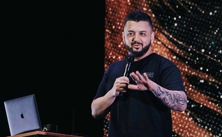 O pastor Leandro Barreto é líder da Poiema Church, em Taubaté (SP). (Foto: Reprodução/Instagram)