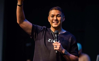 Pastor Teófilo Hayashi fala sobre o impacto do The Send no Brasil. (Foto: Zion Church)