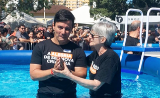 Antônio Callado foi batizado quatro meses depois se entregar a Cristo. (Foto: Igreja Batista Atitude)