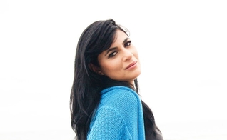 Fernanda Brum está lançando seu novo EP, "Águas Profundas" nas plataformas digitais. (Foto: Divulgação)