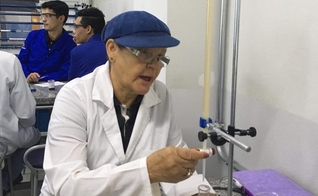 Allice Serafim, 73 anos, é aluna do curso de Engenharia de Produção. (Foto: Arquivo Pessoal)