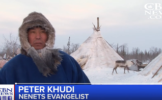 O missionário Peter Khudi viaja regularmente à Sibéria para ministrar aos moradores. (Foto: Reprodução/CBN News)