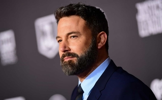 Ben Affleck frequenta a igreja com os filhos e a ex-esposa, a atriz Jennifer Garner. (Foto: Reprodução/Getty)