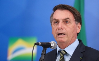 Presidente Jair Bolsonaro durante declaração à imprensa. (Foto: Isac Nóbrega/PR)