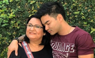 Yudi Tamashiro comemorou através de vídeo a cura da sua mãe (Foto: Reprodução)