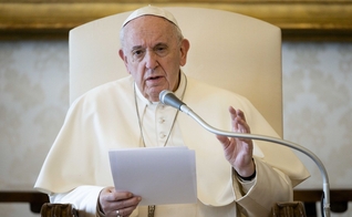 Papa sugere salário mínimo universal por causa do Covid-19. (Foto: Reuters)