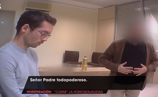 Uma das imagens da Telecinco, feita com uma câmera escondida, é usada contra um pastor evangélico. (Foto: Reprodução/Telecinco)