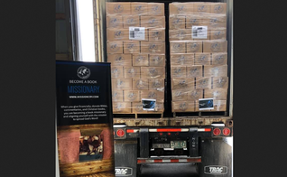 Caminhão carregado de Bíblias e literatura cristã, da Mission Cry. (Foto: Reprodução/MNN)