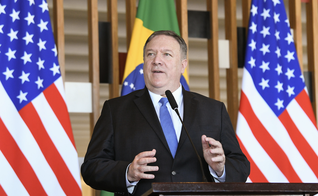 Secretário de Estado dos EUA, Mike Pompeo, em reunião com o ministro Ernesto Araújo. (Foto: Ministério das Relações Exteriores do Brasil)