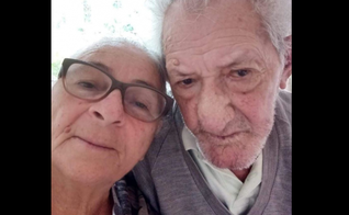 Casal de idosos curados da Covid-19, em São Sebastião (SP). (Foto: Reprodução/G1)