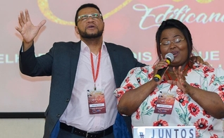 A cantora gospel Fabiana Anastácio e seu marido, o pastor Ruben. (Foto: Reprodução/Instagram)