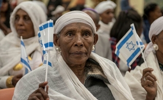 Judeus da comunidade Beta de Yisrael, na Etiópia. (Foto: Reprodução / GOD TV)