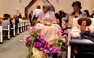Hester Ford durante culto na Igreja Batista em Charlotte, nos EUA. (Foto: Macedonia Baptist Church of Charlotte)