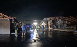 Igreja destruída com a passagem do furacão Laura, em Lake City (EUA). (Foto: Reprodução / Twitter)