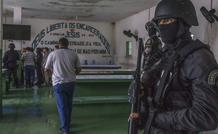 Local de culto no complexo Penitenciário Anísio Jobim, em Manaus. (Foto: Marlene Bergamo/FolhaPress)
