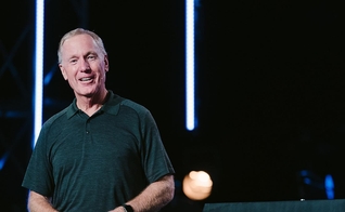 Max Lucado contou detalhes do abuso sexual que sofreu na infância. (Foto: Max Lucado/Facebook)
