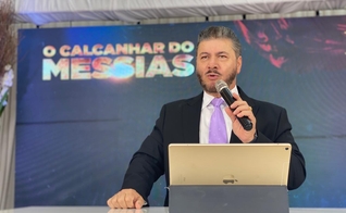 Pr. Joel Engel na abertura da 9ª edição da Escola Profética Unção de Elias, dia 19 de setembro de 2020. (Foto: Divulgação)