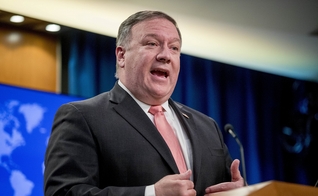 Secretário de Estado dos EUA, Mike Pompeo, em entrevista coletiva em Washington. (Foto: AP/Andrew Harnik)