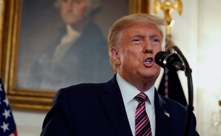 O presidente Donald Trump fala durante evento sobre nomeações judiciais, na Sala de Recepção Diplomática da Casa Branca, quarta-feira, 9 de setembro de 2020, em Washington. (Foto: AP Photo / Evan Vucci) 
