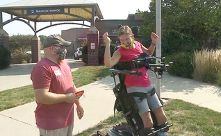 Heidi Wachtel, 43 anos, tornou-se paralítica após um acidente doméstico. (Foto: KETV)