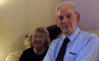 John Rees, de 88 anos, e sua esposa, Eunice, de 87 anos. (Foto: Serviço de Notícias do País de Gales)