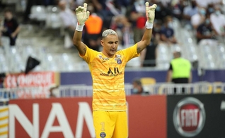 O goleiro do Paris Saint-Germain, Keylor Navas, diz que se baseia na Bíblia para manter o equilíbrio. (Foto: LP/Guillaume Georges)