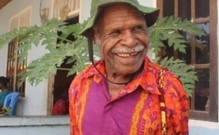O pastor Yeremia Zanambani foi torturado e depois baleado em Papua, na Indonésia. (Foto: UCA News)