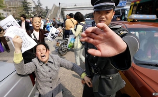O estudo diz que a China teve os níveis mais altos de restrições governamentais. (Foto: Reuters)