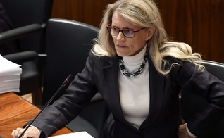 Päivi Räsänen ocupa uma cadeira no parlamento finlandês há mais de 15 anos. (Foto: LEHTIKUVA / JUSSI NUKARI)