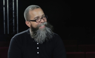 Alexander Pagani relata seu testemunho e transformação em Jesus. (Foto: Reprodução / YouTube)