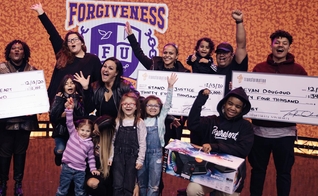 Uma igreja em Oklahoma, nos EUA, está doando US$ 3,5 milhões para necessitados. (Foto: Transformation Church)