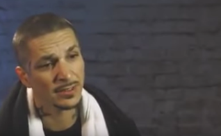Cesar Carballo relata seu testemunho de vida. (Foto: Reprodução / YouTube)