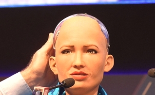 Sophia, a robô humanoide (Foto: Reprodução/Economictimes)