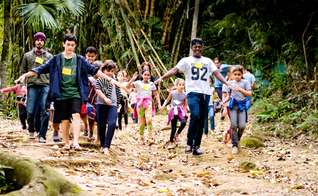 Os participantes do Mutirão puderam deixar mensagens de encorajamento que foram enviadas às crianças. (Foto: Divulgação/Rede Mãos Dadas).