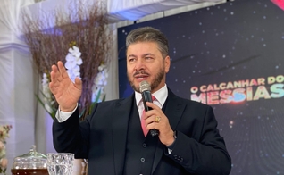 O pastor Joel Engel fundou a Escola Profética há 33 anos. (Foto: Ministério Engel)
